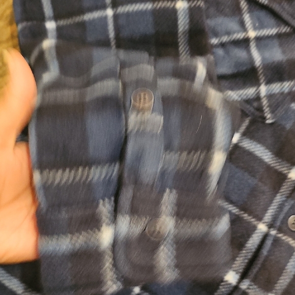 Realtree Navy and White Plaid Button-Down Shacket - Picture 4 of 8